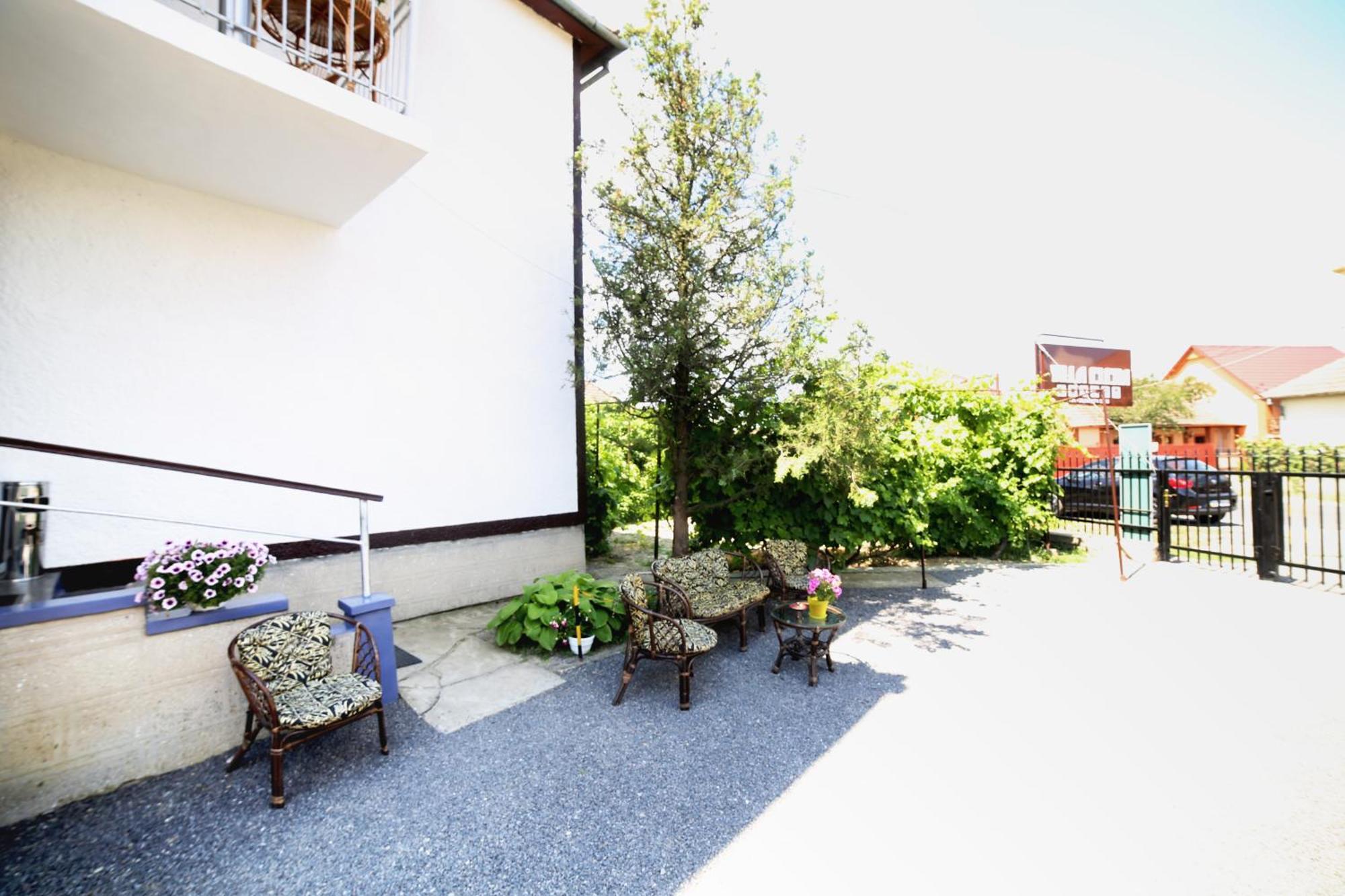 Villa Elena Yanoshi Exterior photo