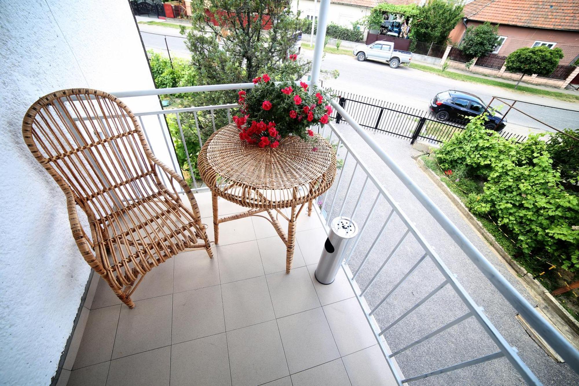 Villa Elena Yanoshi Exterior photo